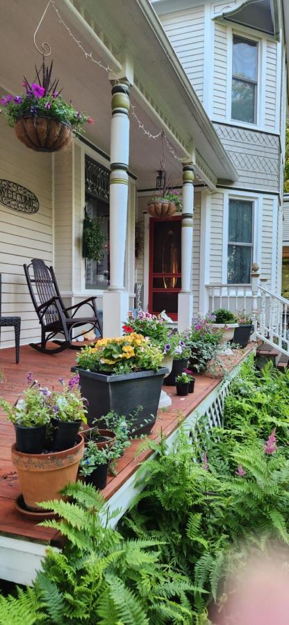 Oaklawn Inn Menomonie Zewnętrze zdjęcie
